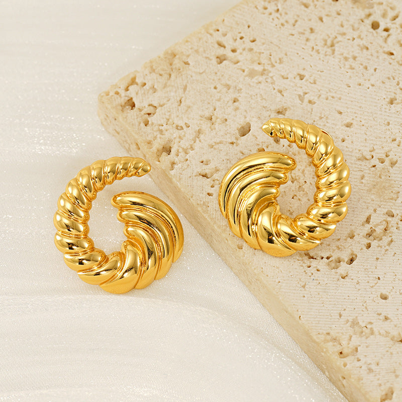 Simple Trendy Design Sense 18K Gold Non-fading Stud Earrings