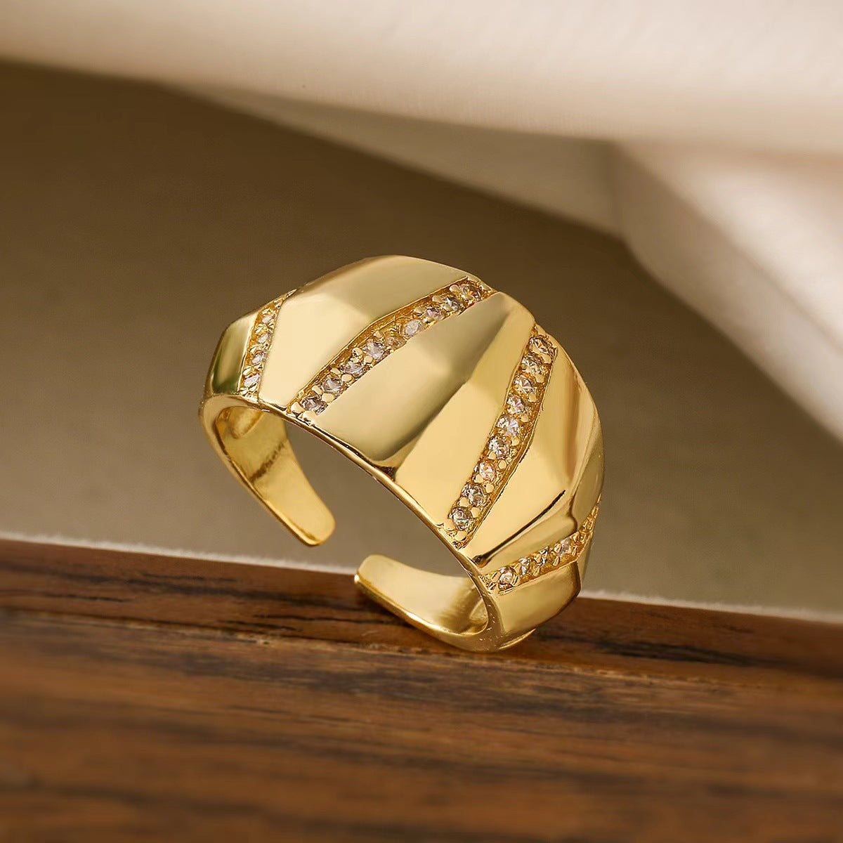 New Copper-plated Gold Inlaid Zircon Geometric Open Adjustable Ring Women