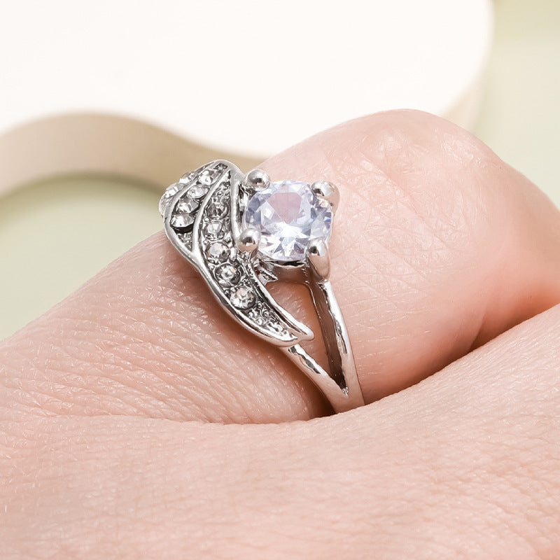 Angel Wings Diamond-studded Ring