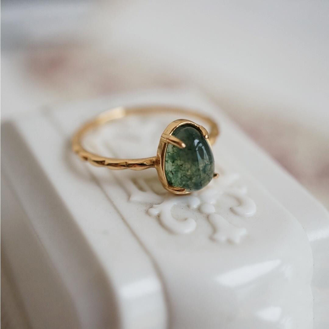 Seaweed Green Stone Water Drop Ring