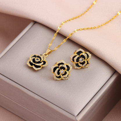 Temperament Black Rose Necklace