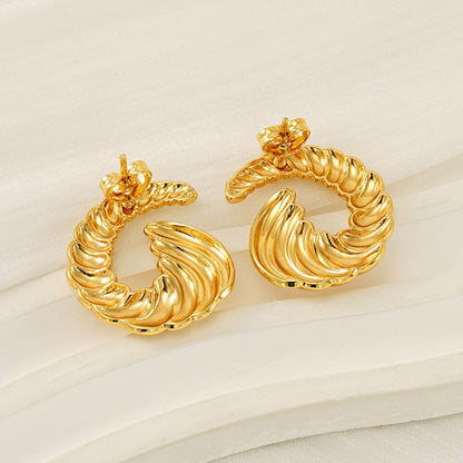 Simple Trendy Design Sense 18K Gold Non-fading Stud Earrings